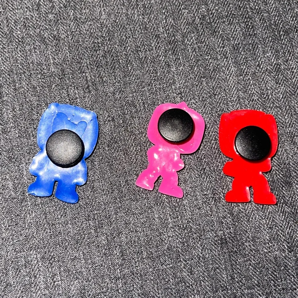 3 Power Rangers croc jibbitz’s